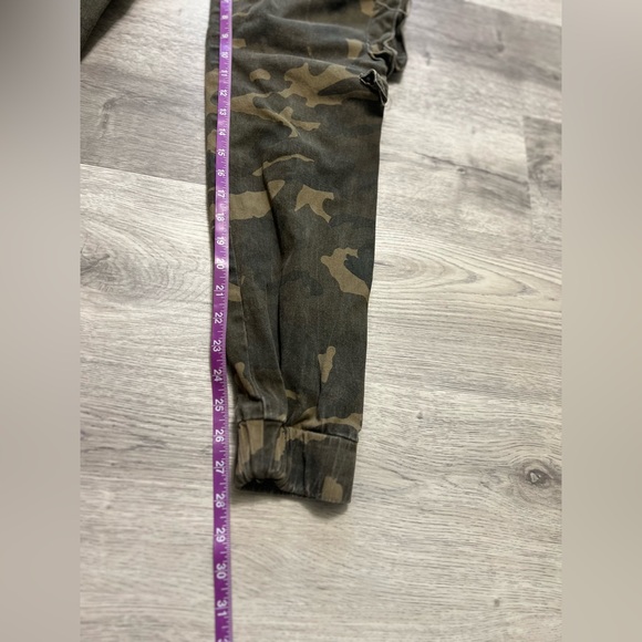 American Bazi Women's Cargo Joggers Size Medium Green Camo Dark Wash - Picture 5 of 6